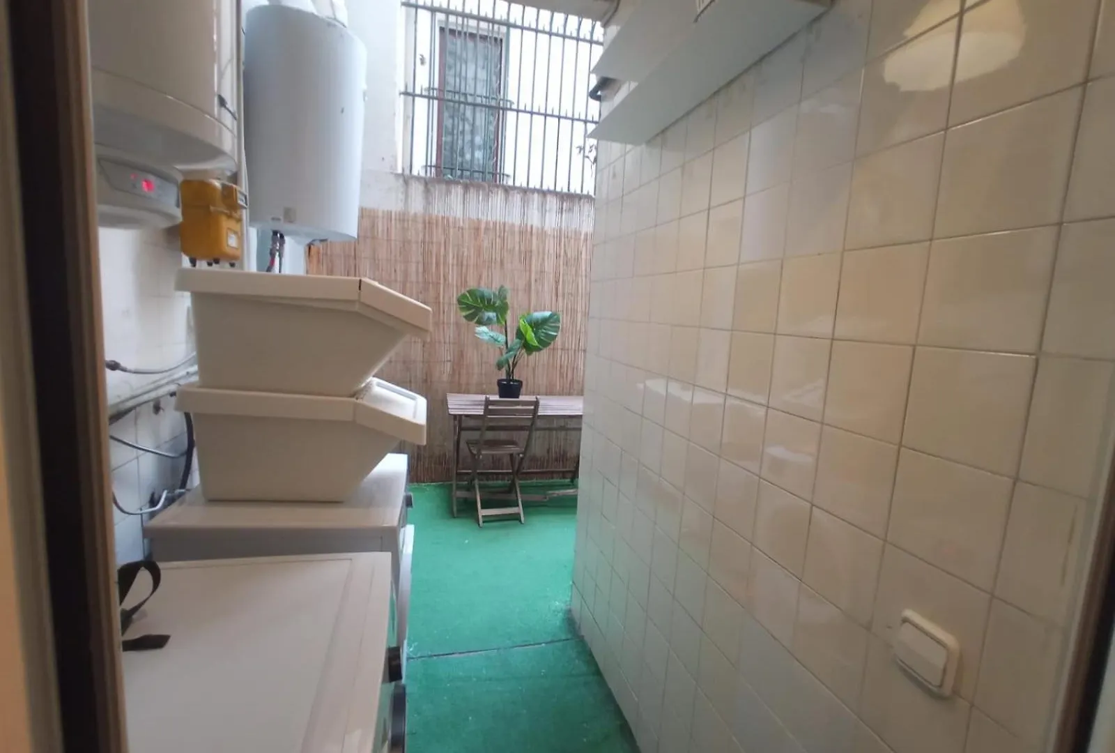Private Rooms On Tamarit Street Barcelona Hostel