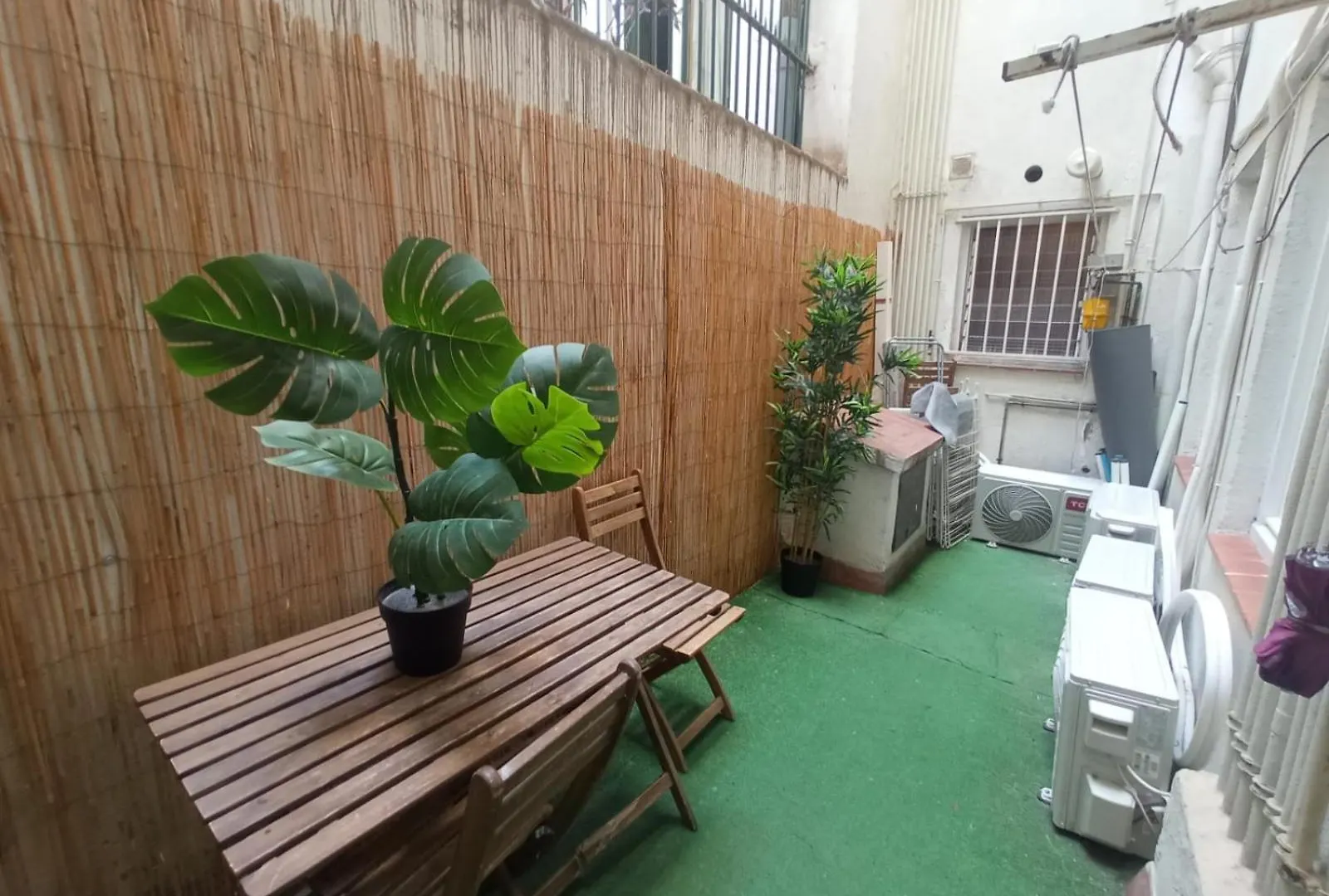 Private Rooms On Tamarit Street 바르셀로나 스페인